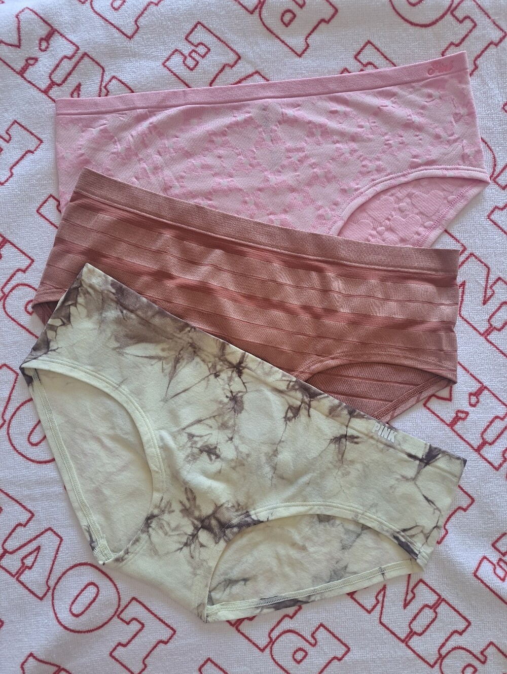 VS Panties bundle (M) NWT